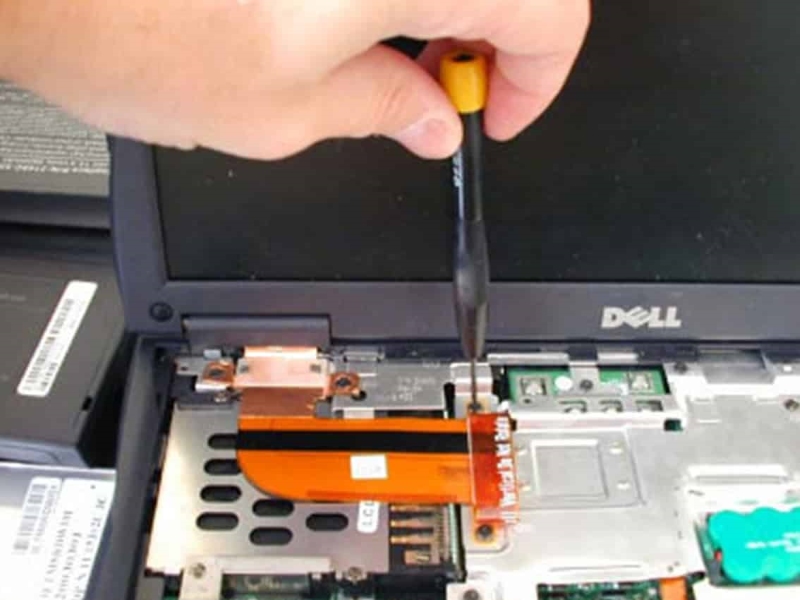 Tiến hành sửa chữa laptop một cách chuyên nghiệp